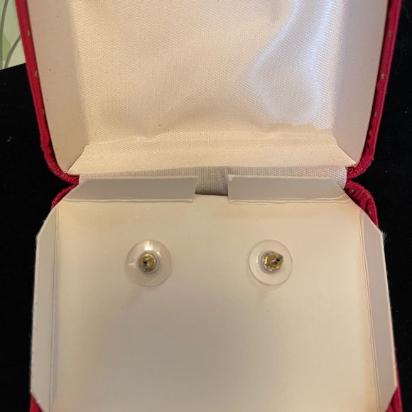 🎄 Christmas Tree Pierced Earrings 🎄 2/$24 - Picture 4 of 4